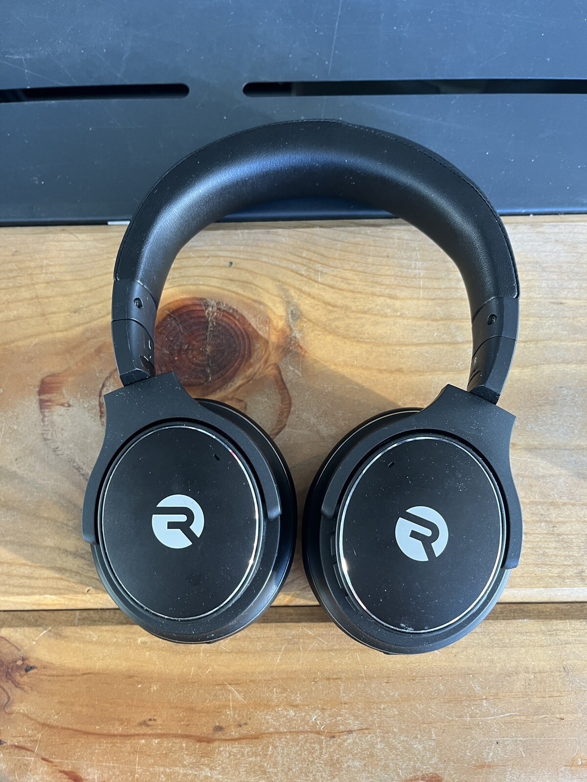 Raycon The Everyday Over-Ear Headphones Wireless Built-in Microphone