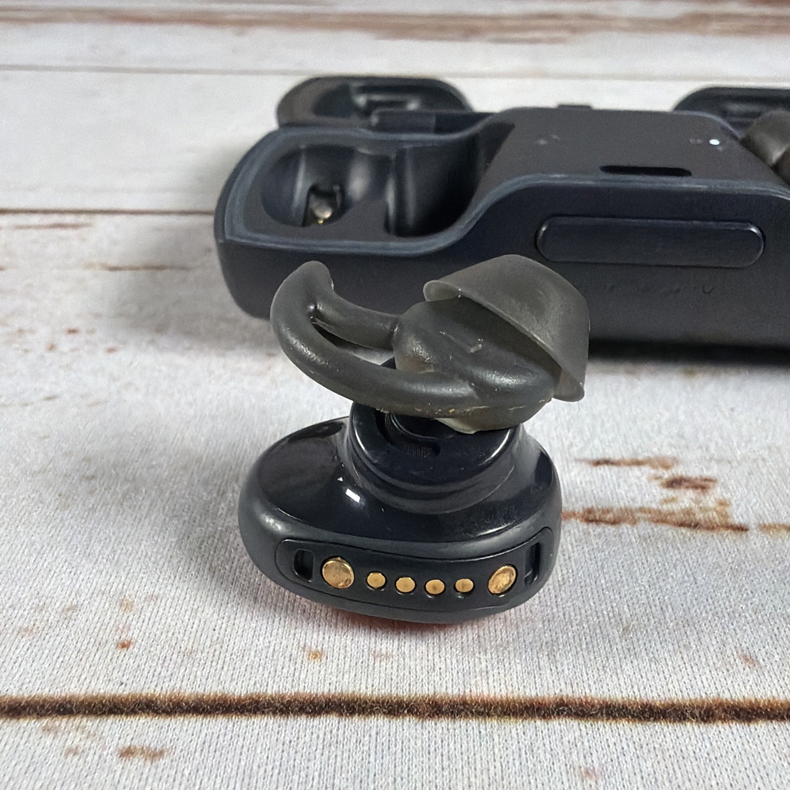 Bose SoundSport Free Truly Wireless Earbuds Black 423729 AS-IS Parts Repair