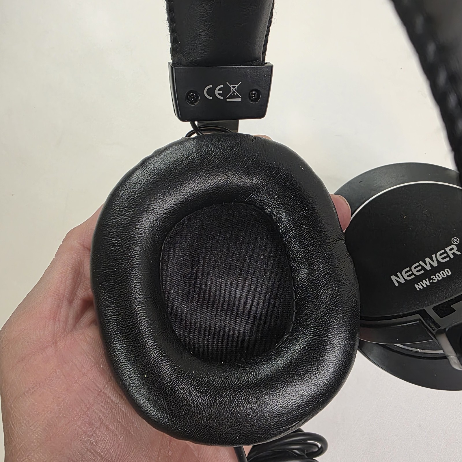 Neewer NW-3000 Stereo Monitoring Headphones Wired Black 6.5mm Plug. Tested,Works