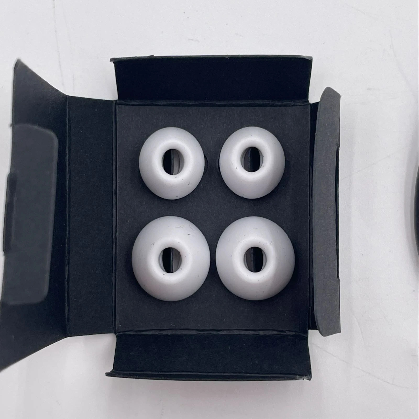 Beats Solo Buds True Wireless Bluetooth Earbuds White TWS Compact