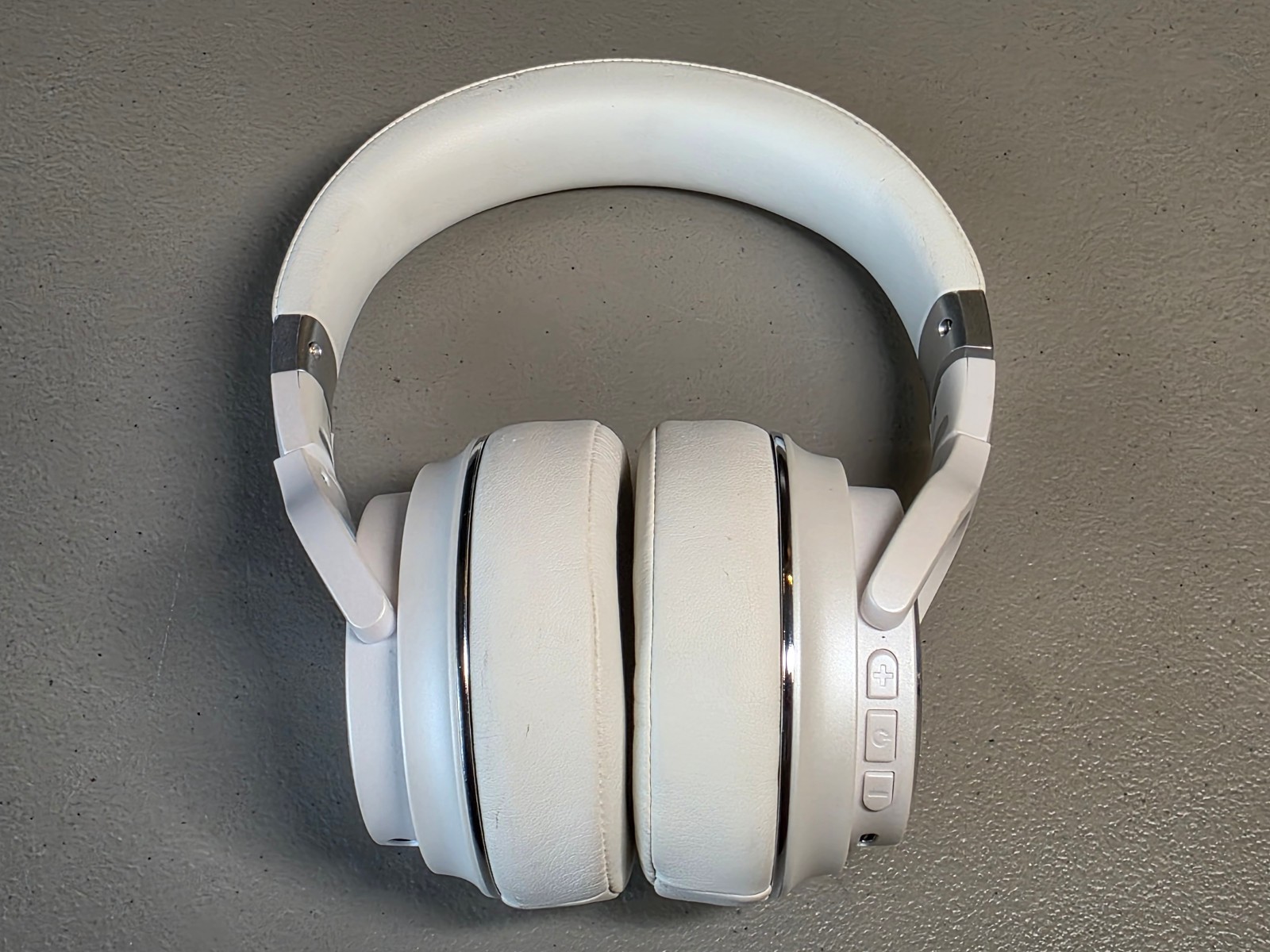 Raycon Everyday Over the Ear Wireless Bluetooth Headphones -White