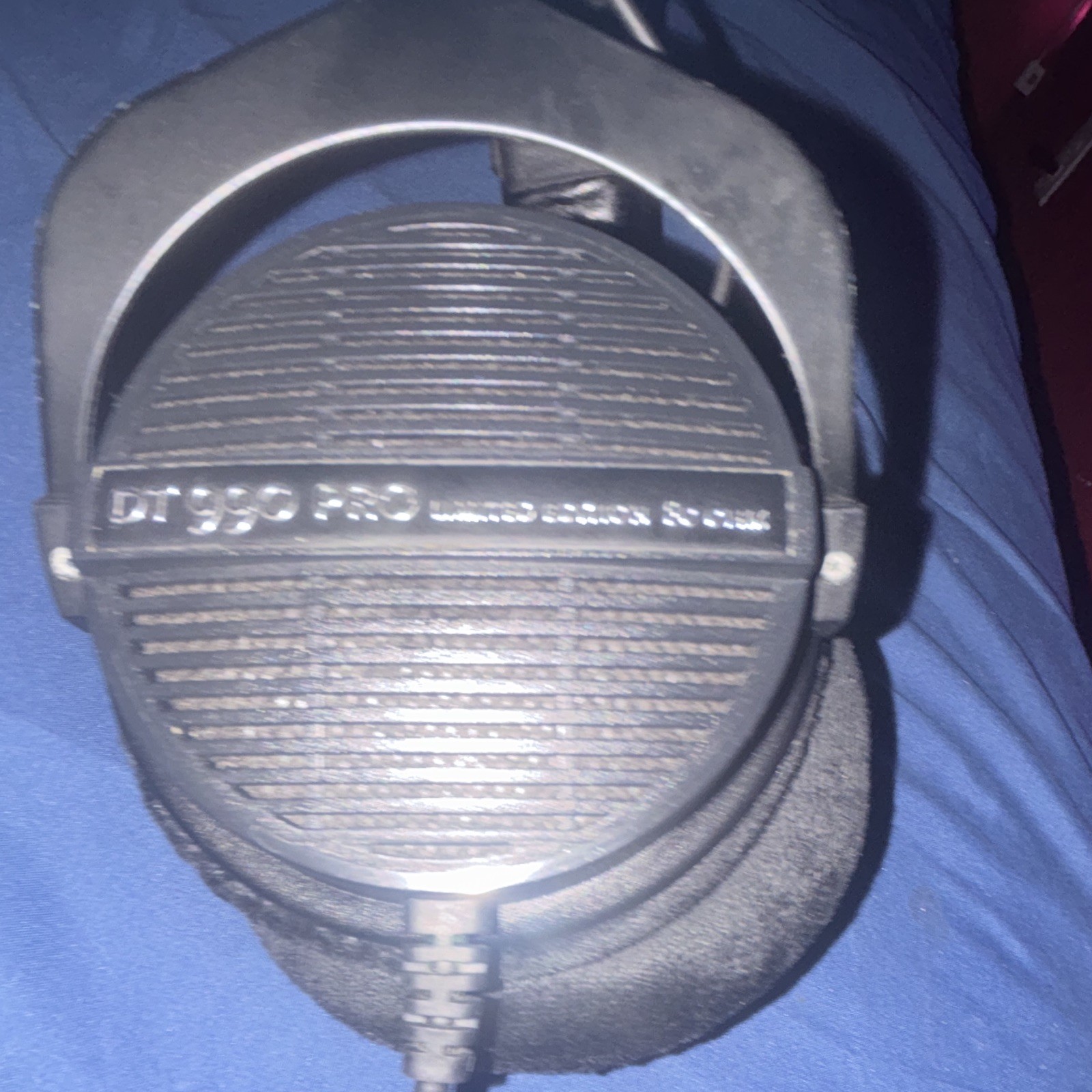 beyerdynamic DT 990 PRO Open-Back Over-Ear Wired Headphones Black 3m Cable