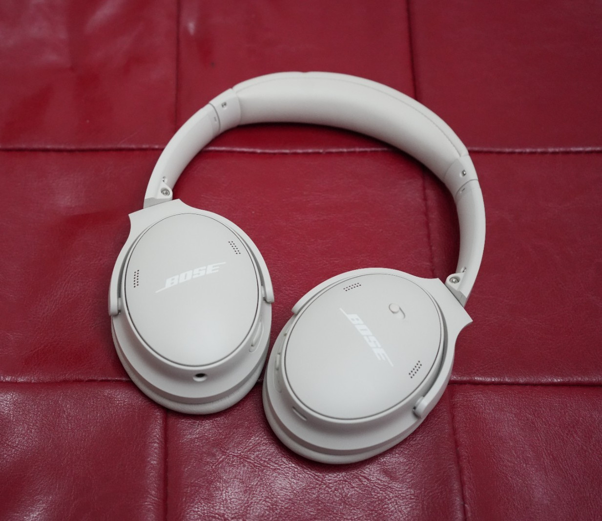 Bose QuietComfort SC Noise Canceling Headphones (2025) White Smoke – Excellent