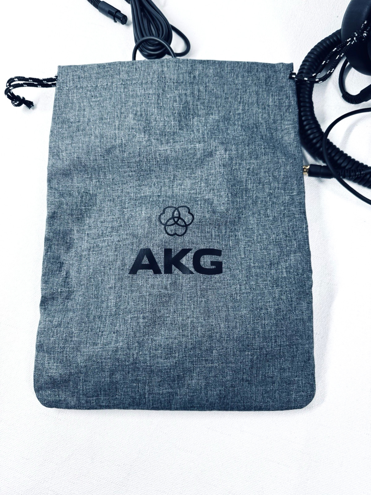 AKG K371 Closed-Back Studio Headphones Over the Ear Foldable 50mm Read