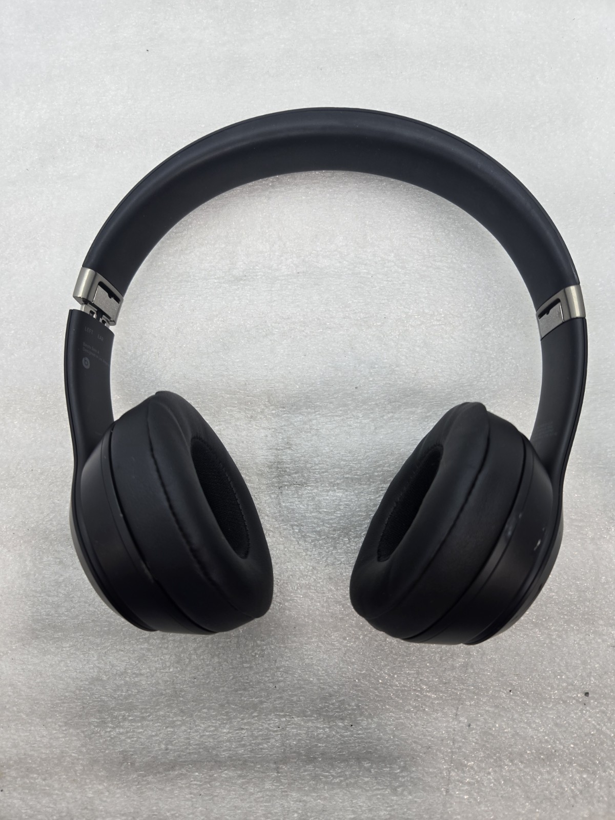 Beats Solo 4 Headphones Black FAST FREE SHIPPING b