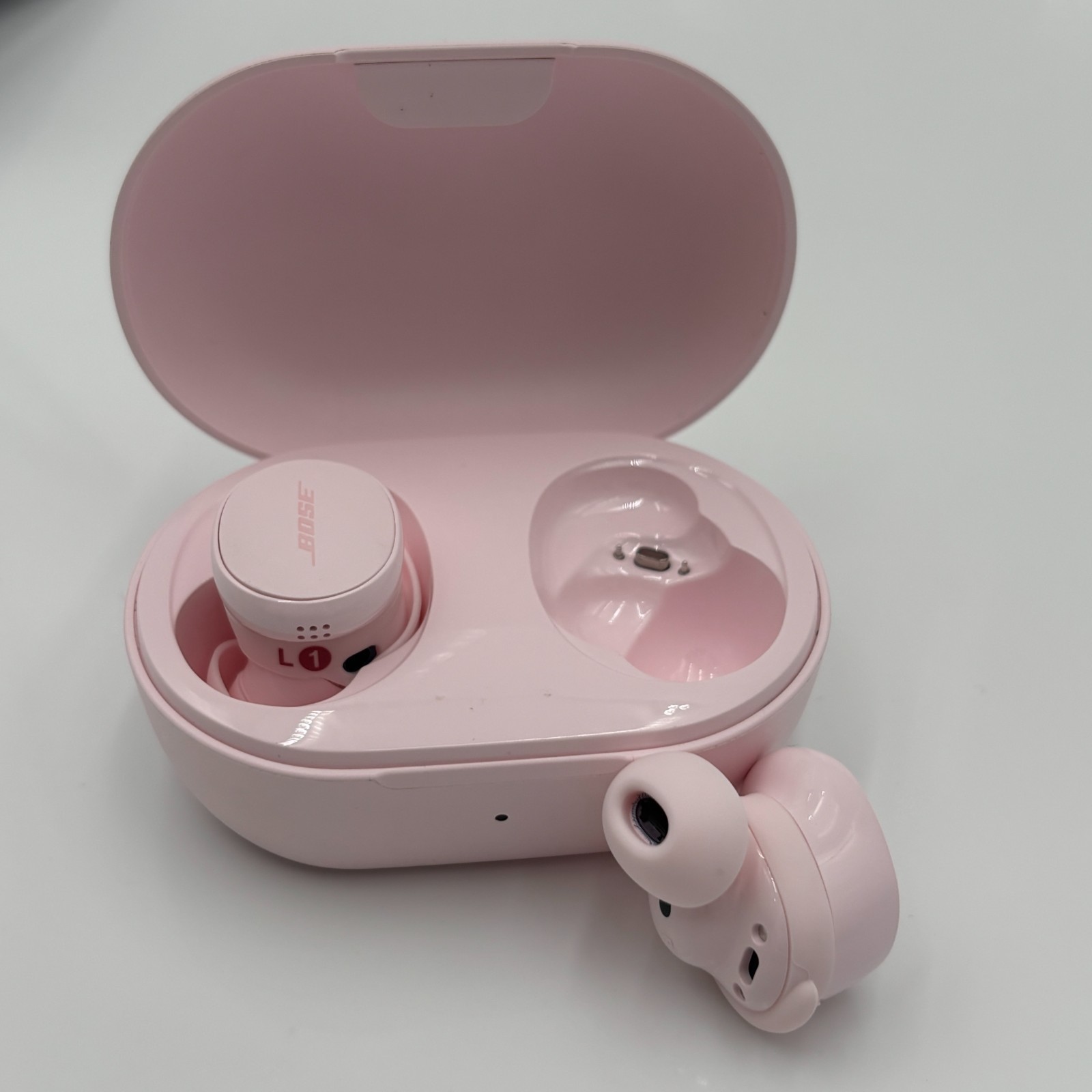 Bose Quiet Comfort True Wireless Noise Cancelling In-Ear Earbuds Petal Pink