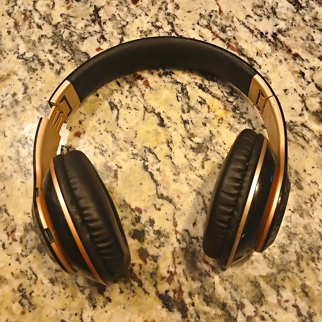 S9 Wireless Bluetooth Over-Ear Headphones Adjustable Headband Black/Gold