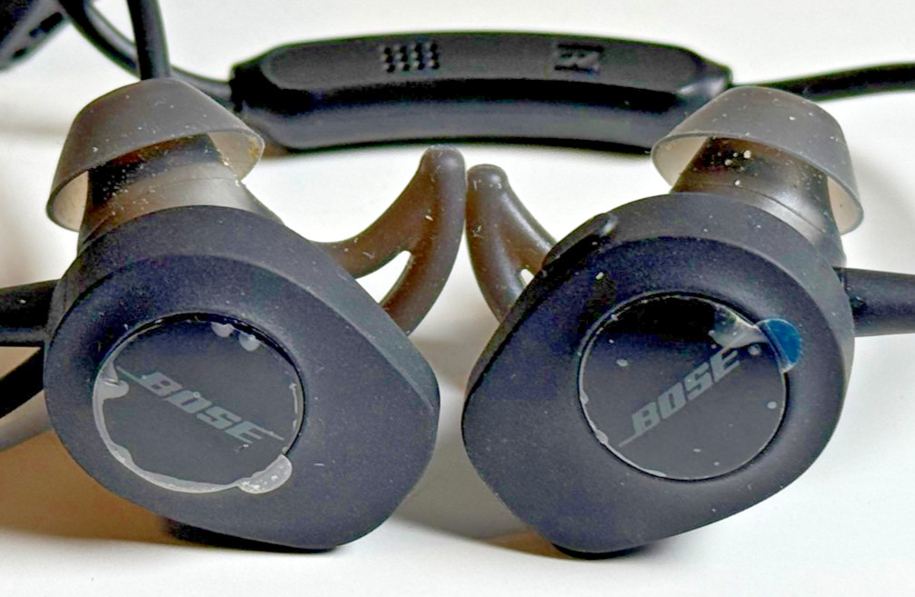 Bose 761529-0010 SoundSport Wireless in Ear Neckband Headphones – Black