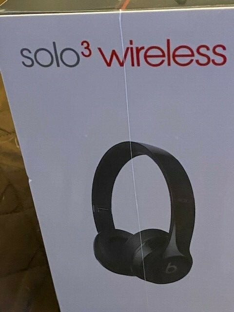 Beats by Dr. Dre Beats Solo3 Wireless On-Ear Headphones Gloss Black