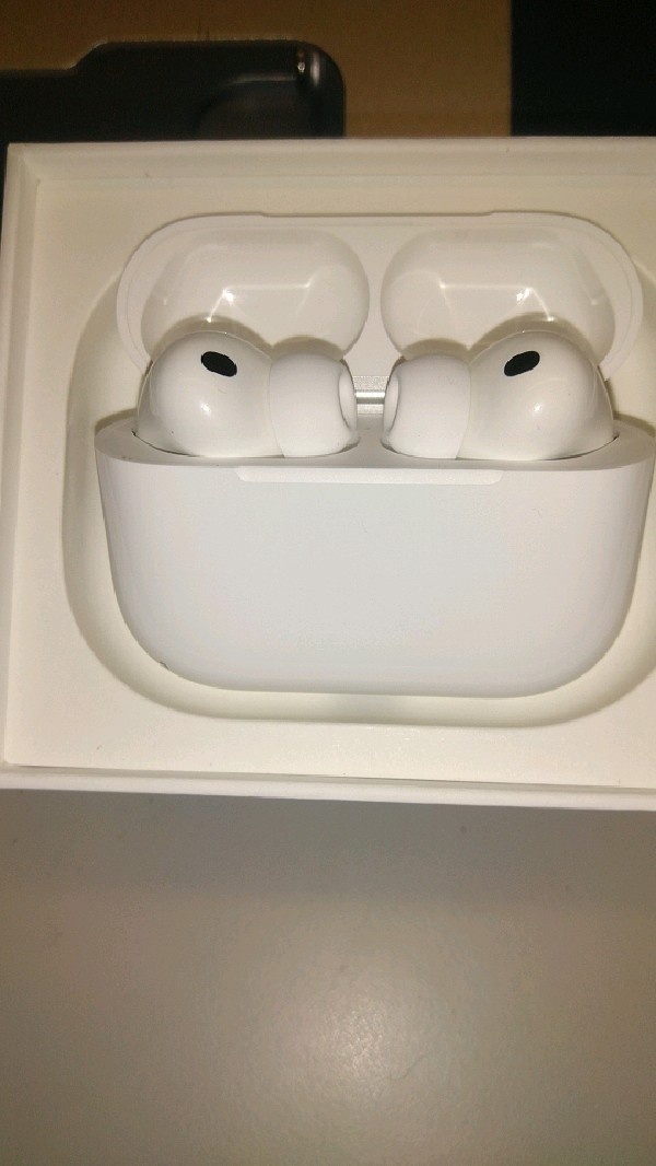 Apple AirPods Pro 3 Wireless Earbuds White ANC Spatial Audio Heart Rate Sensing