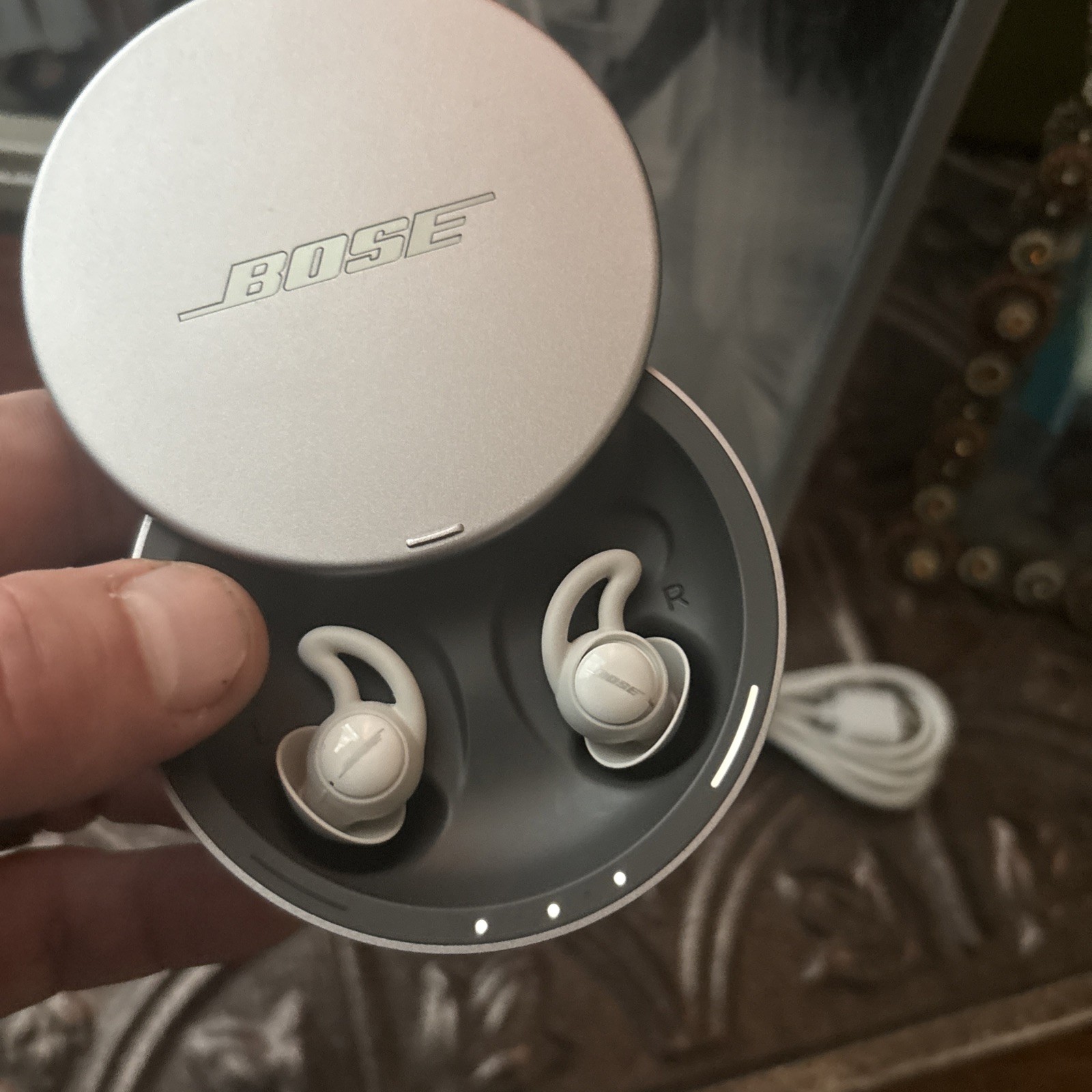 Bose Sleepbuds II – Charging Case + USB/Micro-USB Cable – Excellent Condition