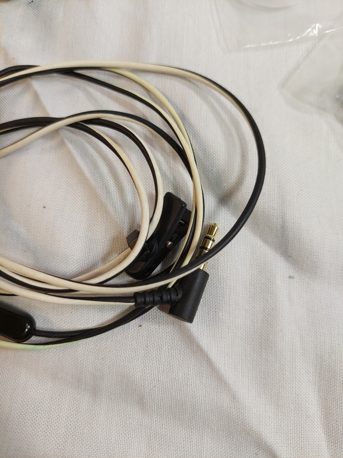 Bose Triport IE2 Wired 3.5mm Headphones | Black White Earbuds