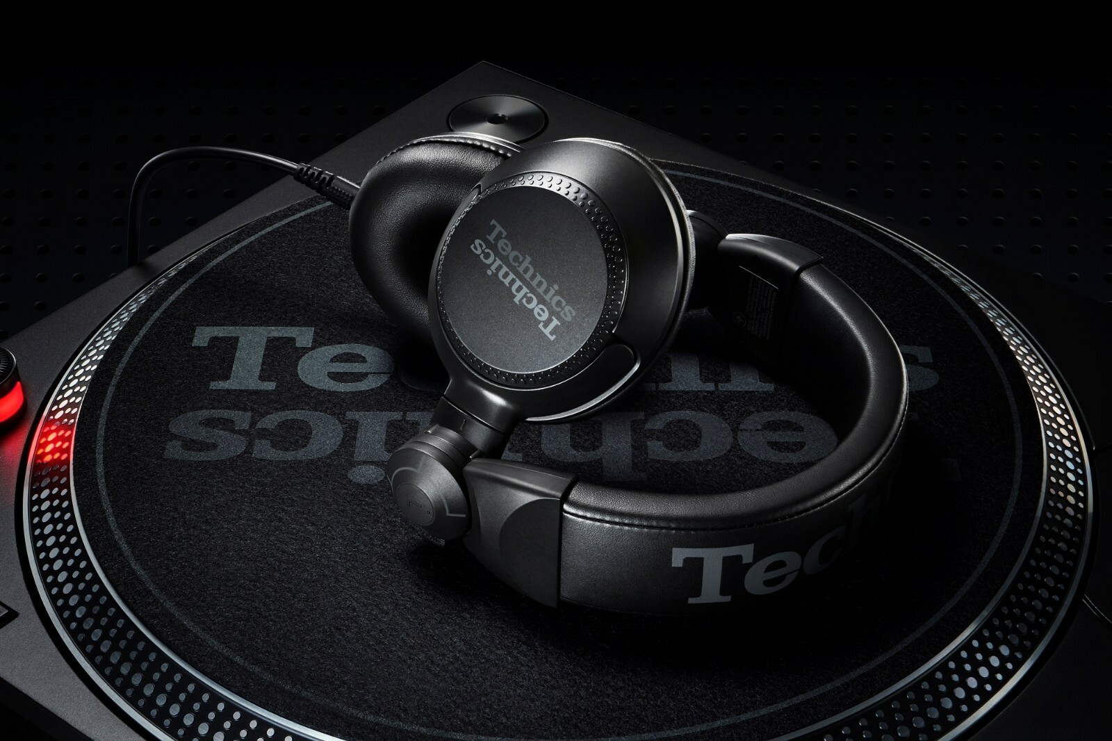Technics EAH-DJ1200 Lightweight, foldable Pro DJ Headphones AUTHORIZED-DEALER