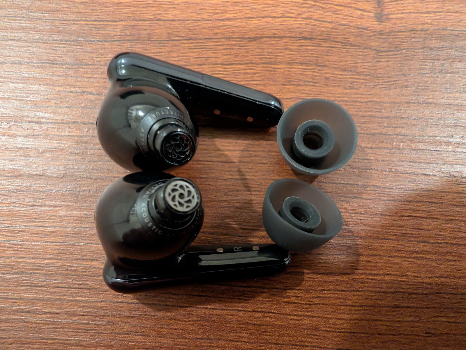 Soundcore Liberty 4 Pro (Black) with spare silicone case