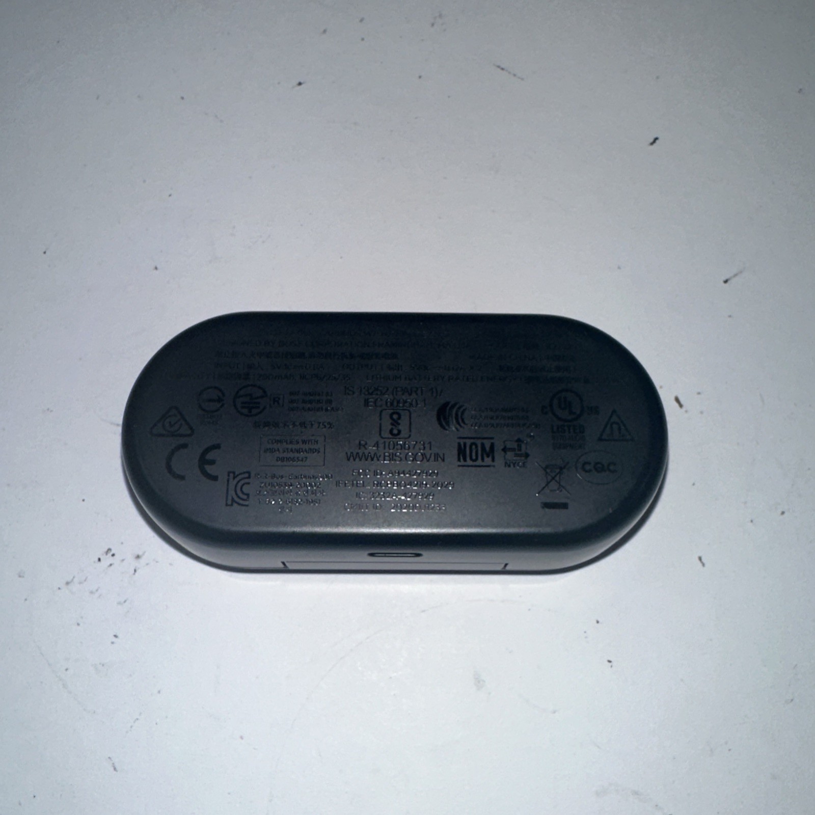 Bose Sport Earbuds with Charging Case Black (427929)Parts Only-Not Connecting