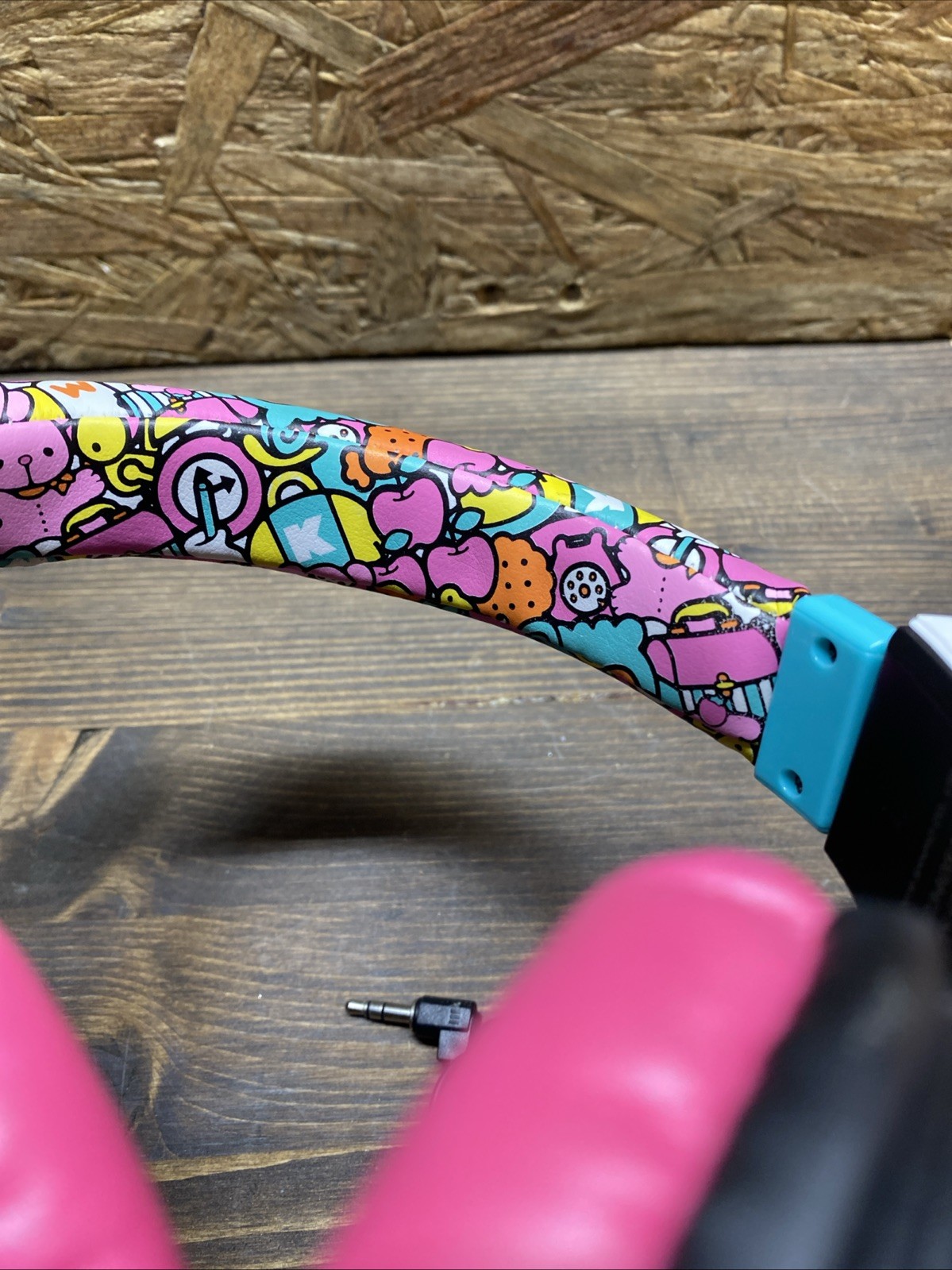 Hello Kitty Headphone USED Excellent Condition
