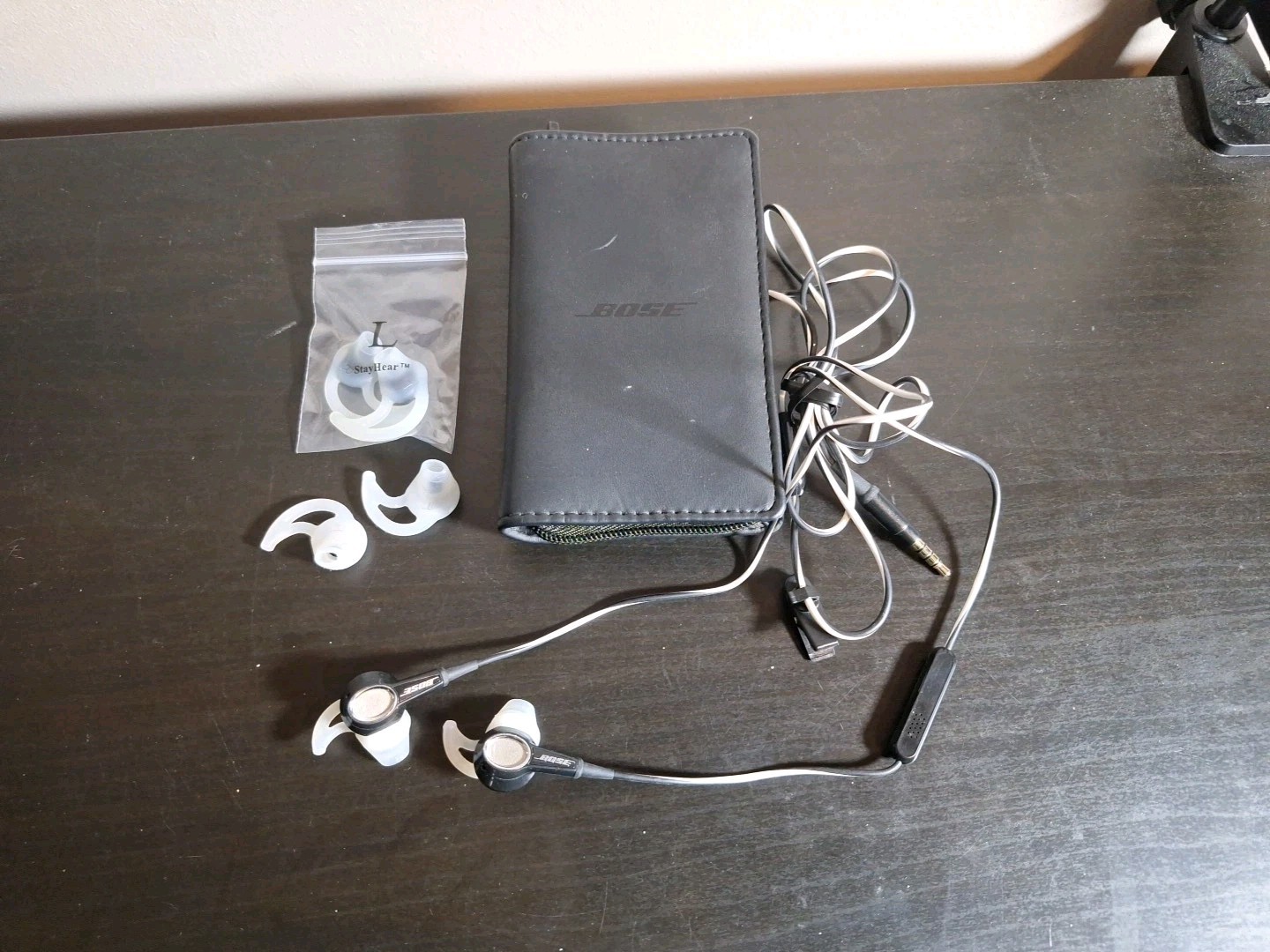 Bose TriPort IE In-Ear Mobile Headphones – Black/White