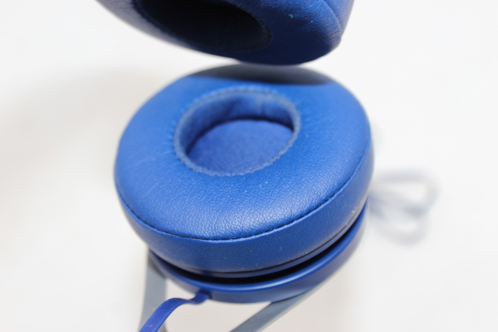 Beats EP Wired Headphones – Battery Free BLUE Silver Corded w/Iphone adapter