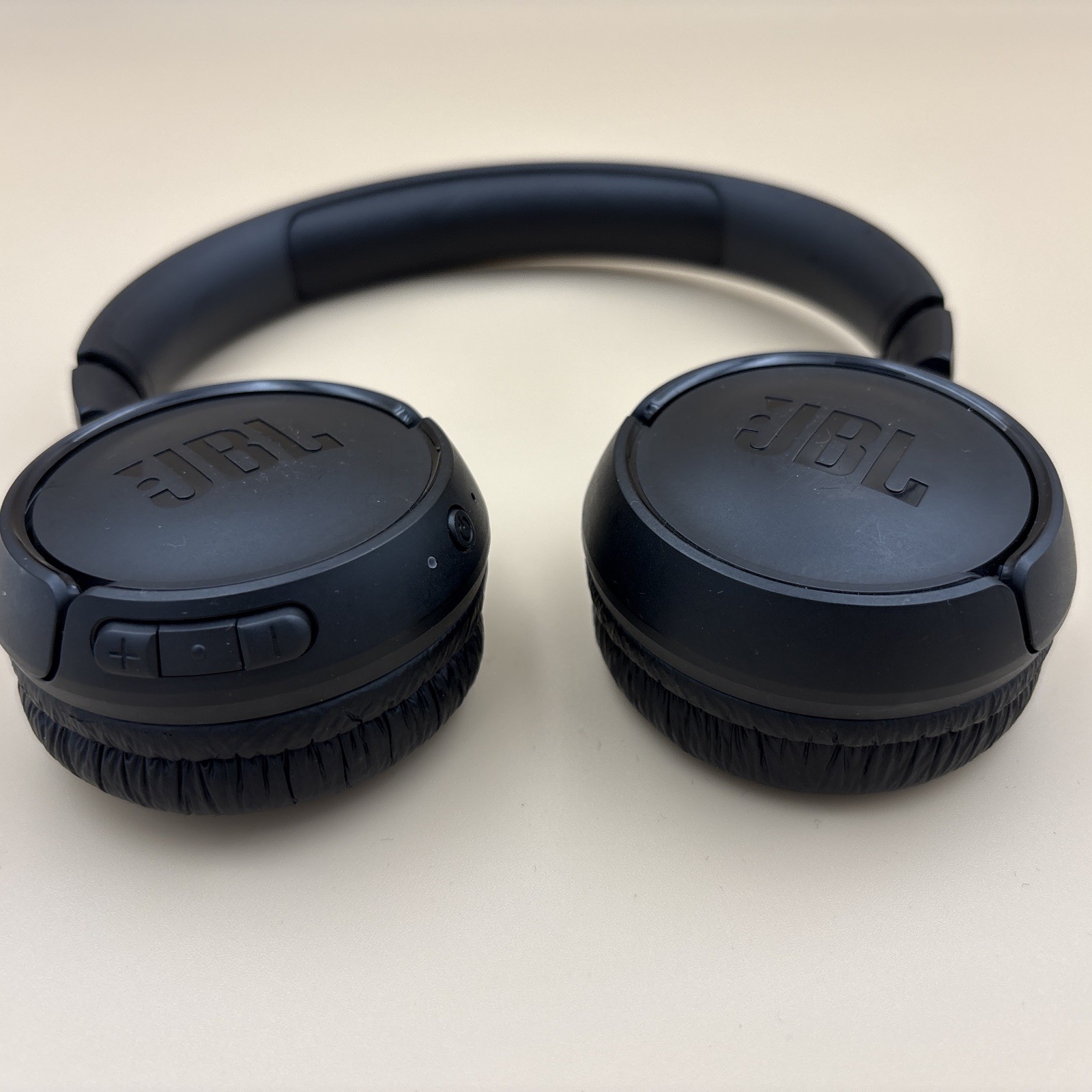 JBL TUNE 670NC Wireless On Ear Bluetooth Headphones with Noise Cancelling