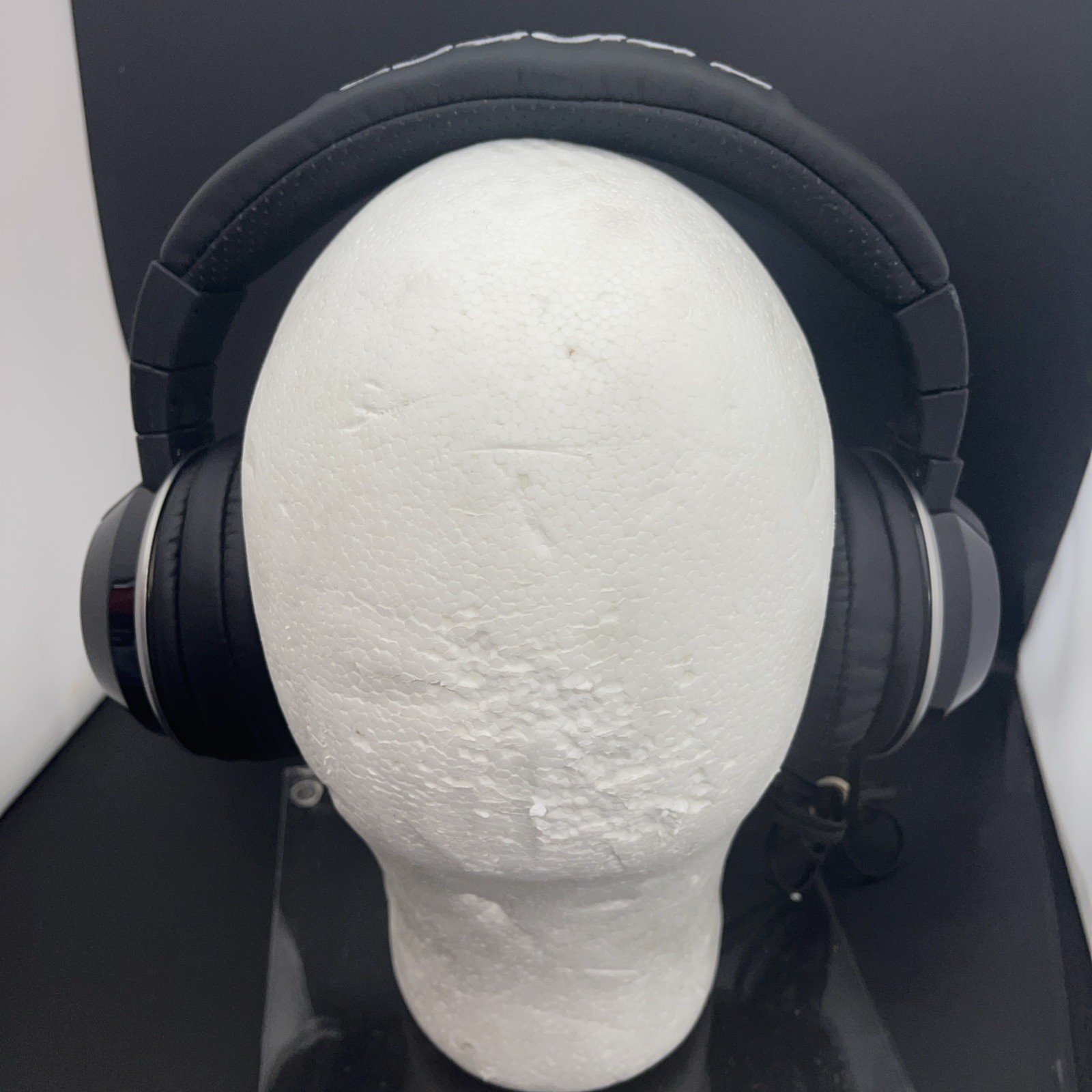 Kicker Black Over-Ear Wired Headphones Tested Working