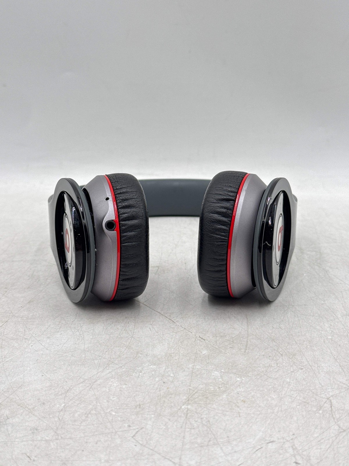 Beats By Dr. Dre Over-Ear Wireless Headphones 810-00012-00 – Red
