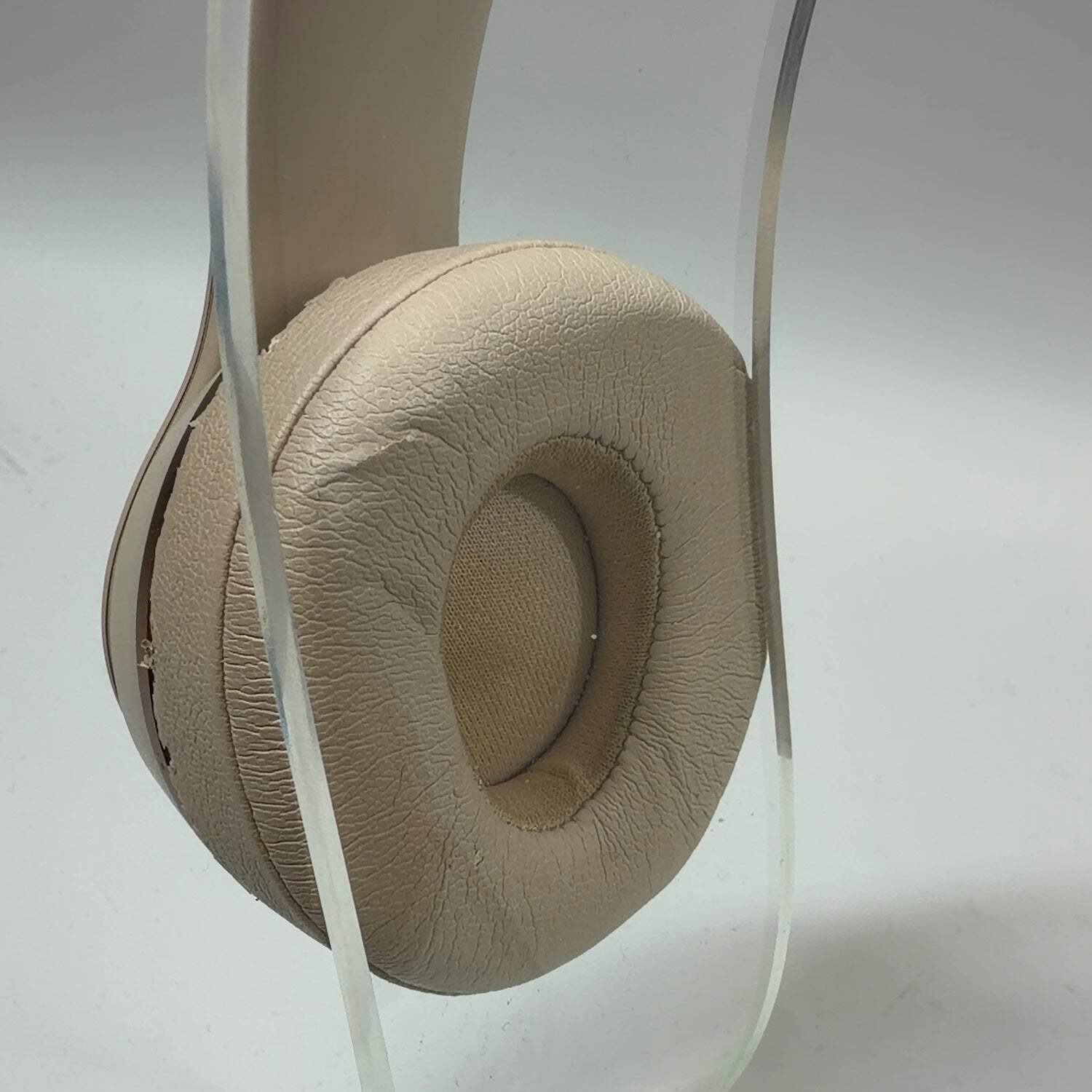Beats Solo3 Wireless Over-Ear Bluetooth Headphones Cloud Pink MX422LL/A