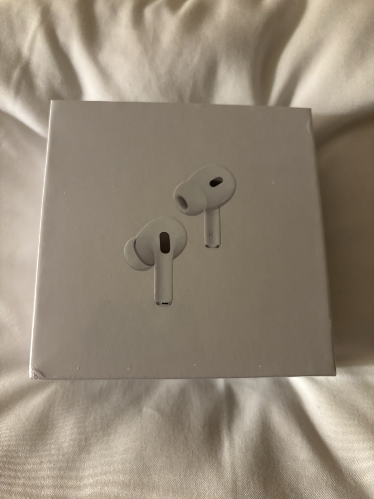 White AirPods Pro generation 2 clean working perfectly charged ANC takes USB-C
