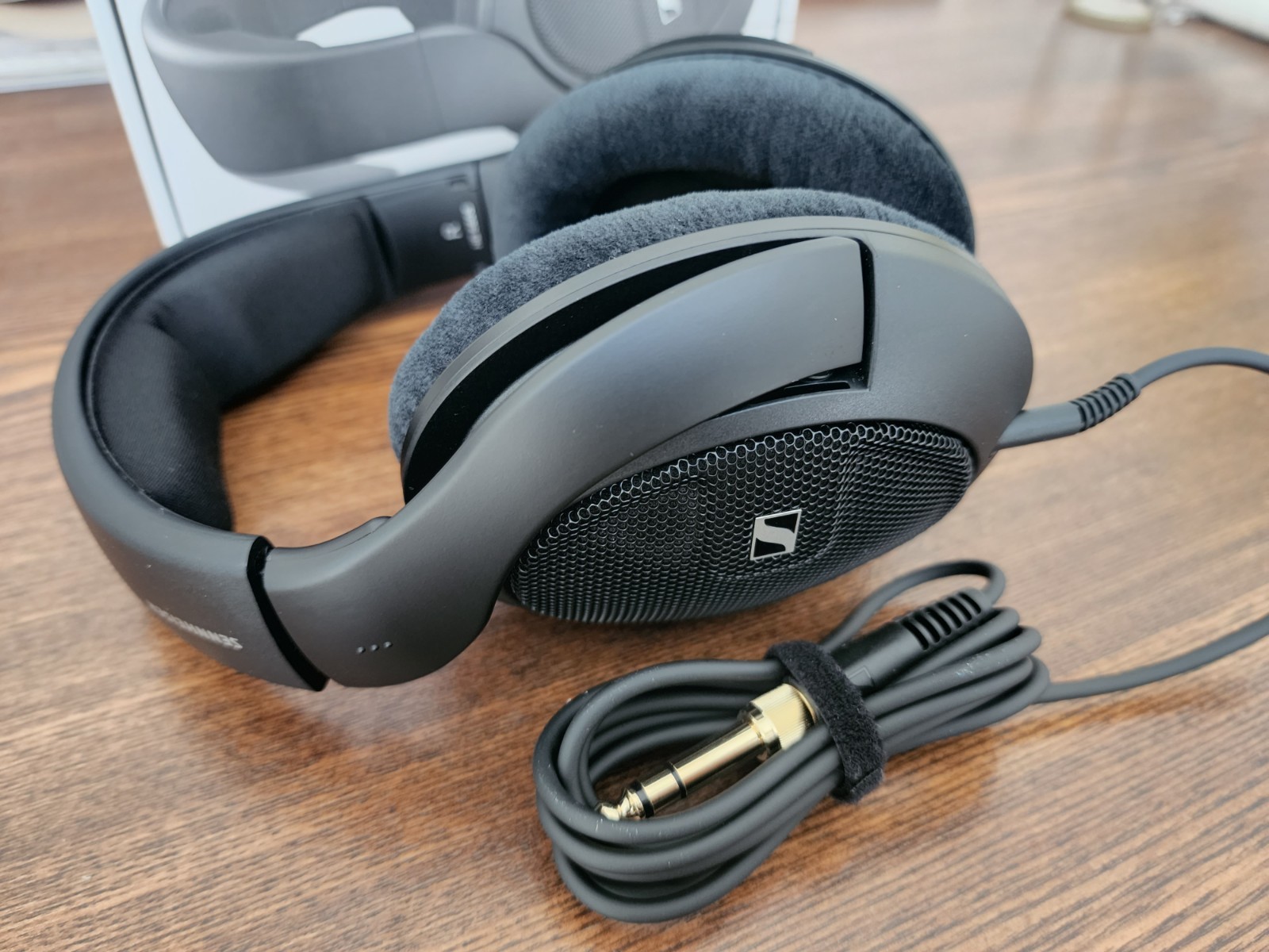 Sennheiser HD 560S Wired Over-the-Ear Audiophile Headphones, Open Box Excellent