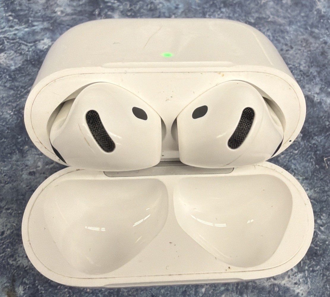 Apple AirPods 4 White with ANC In Ear Headphones MXP93LL/A