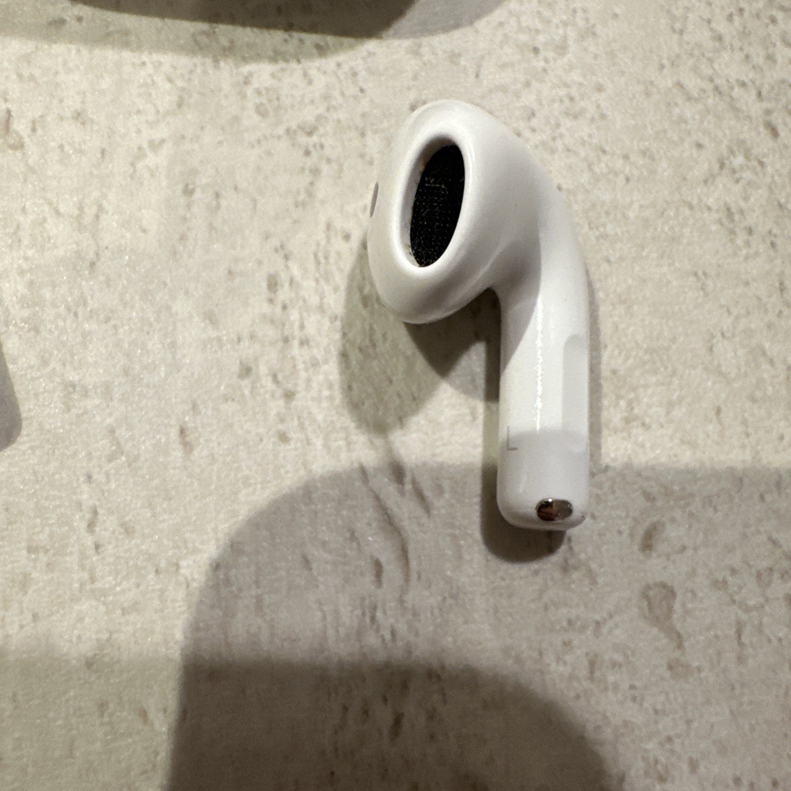 Apple AirPods 4 Model MXP63LL/A – White – Excellent Condition – 4th Gen