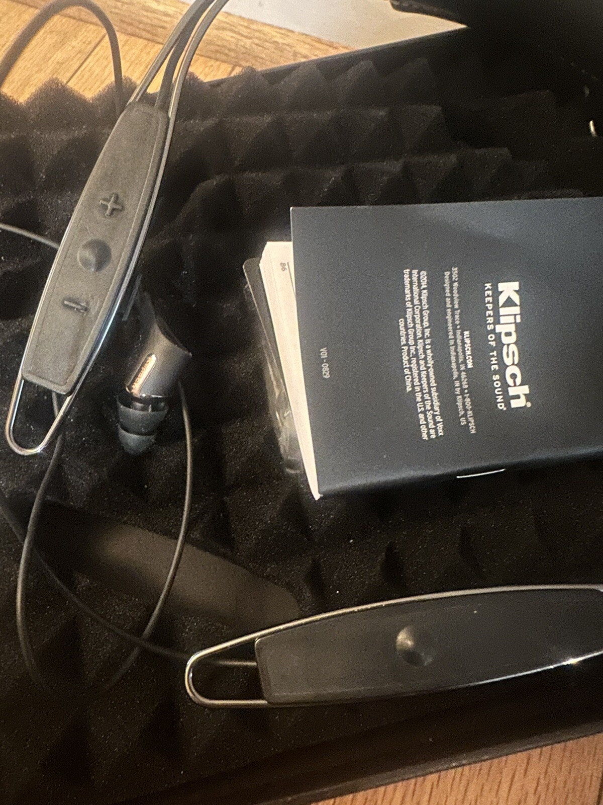 Klipsch R6 Neckband Bluetooth In-Ear Headphones , Black Leather Read”