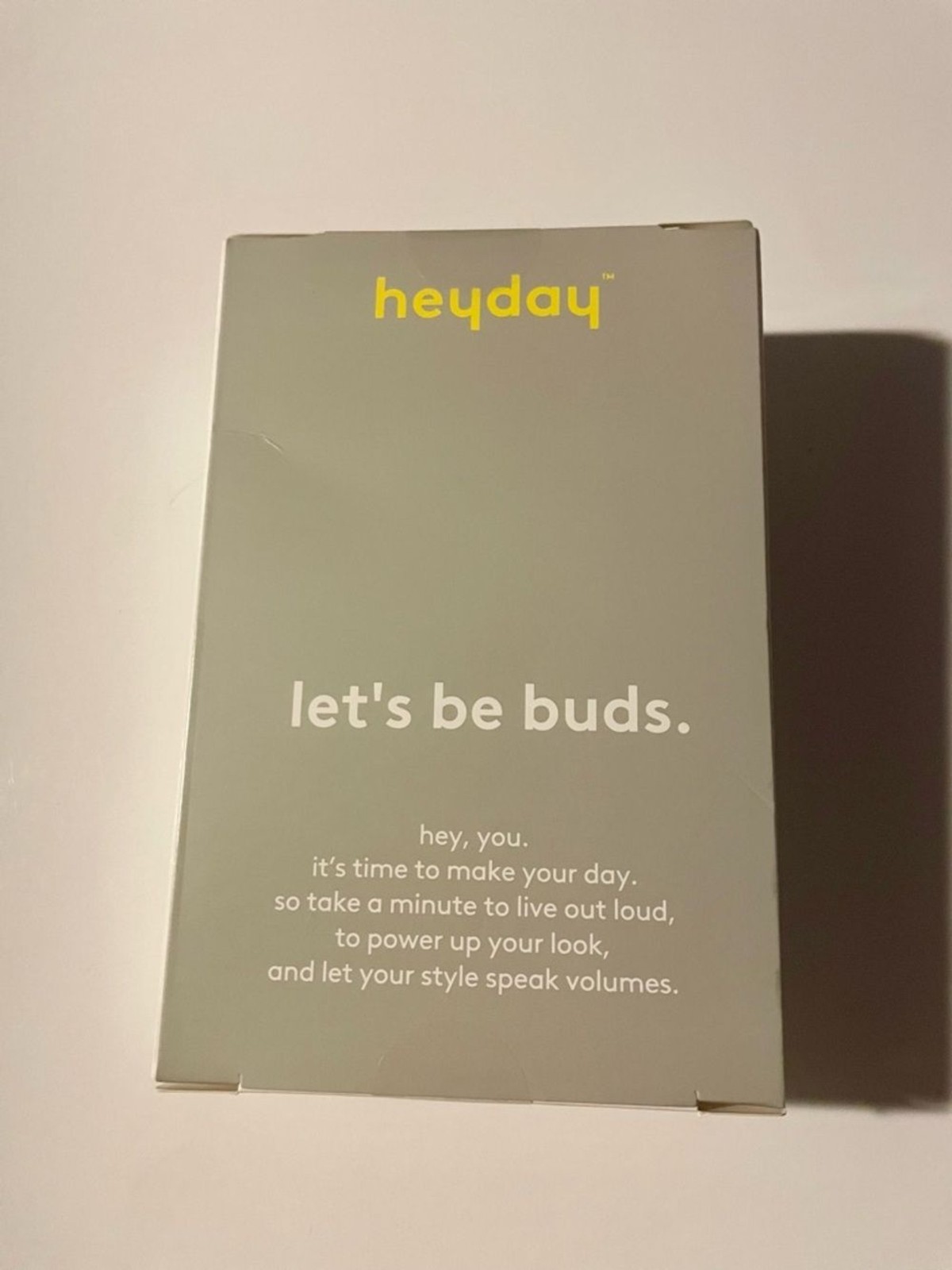 heyday Bright Heart Wired Earbuds New Sealed 3.5 MM Aux Mic Remote Cute Music