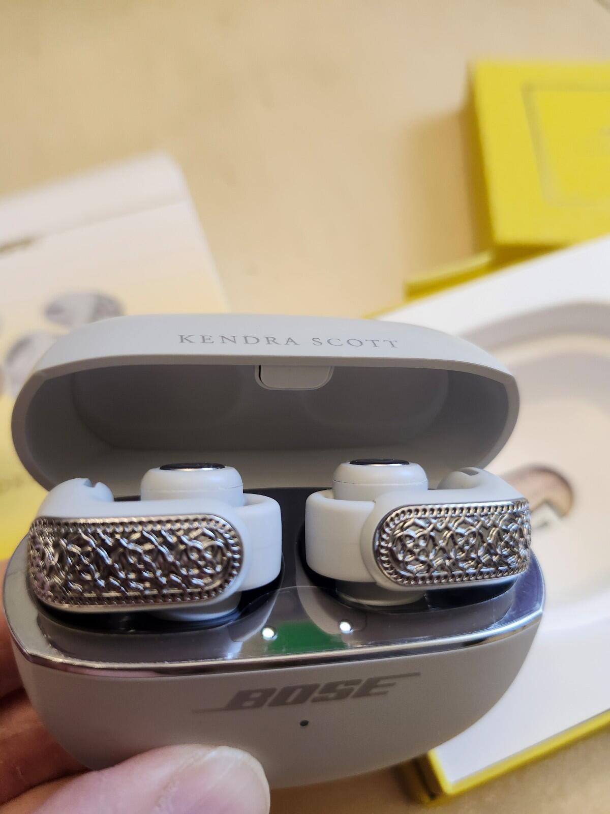 Bose X Kendra Scott Earbuds silver