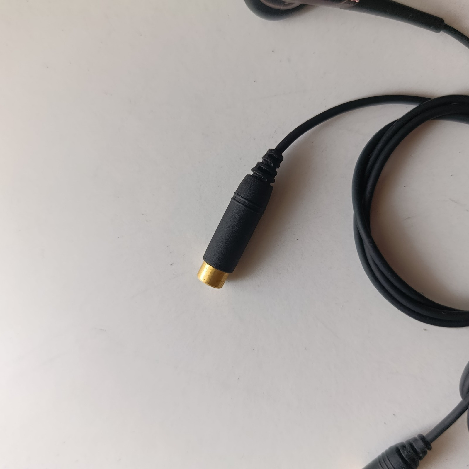 SONY Earphone E0931 Black and Pink from Player NW-S203F Used with Extension