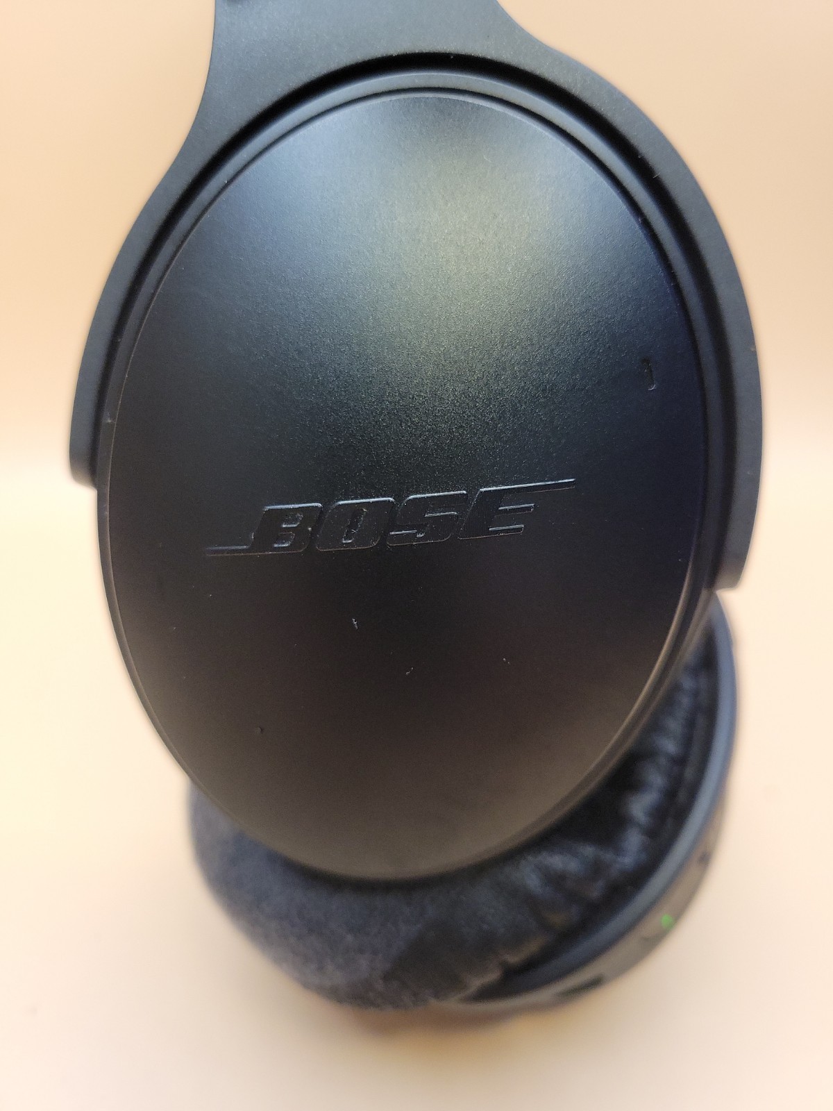 Bose QuietComfort 35 II QC35 II Wireless Noise Cancelling Headphones + Case