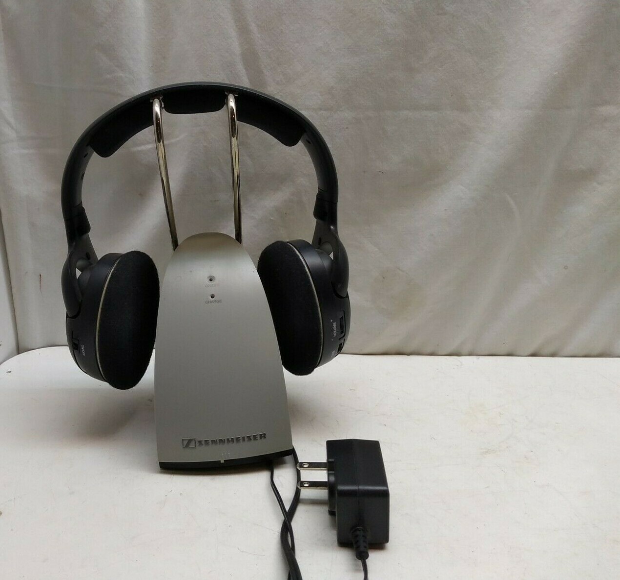 Sennhiser HDR 120 Wireless Headphone Monitoring System & Cradle Charger