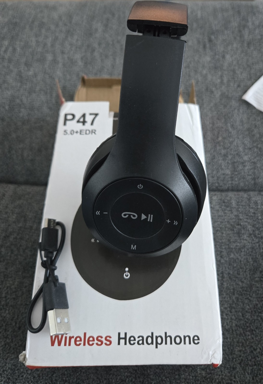 P47 5.0+EDR Wireless Folding On-Ear Headphone 40mm Driver Black w/ Line-in Cable