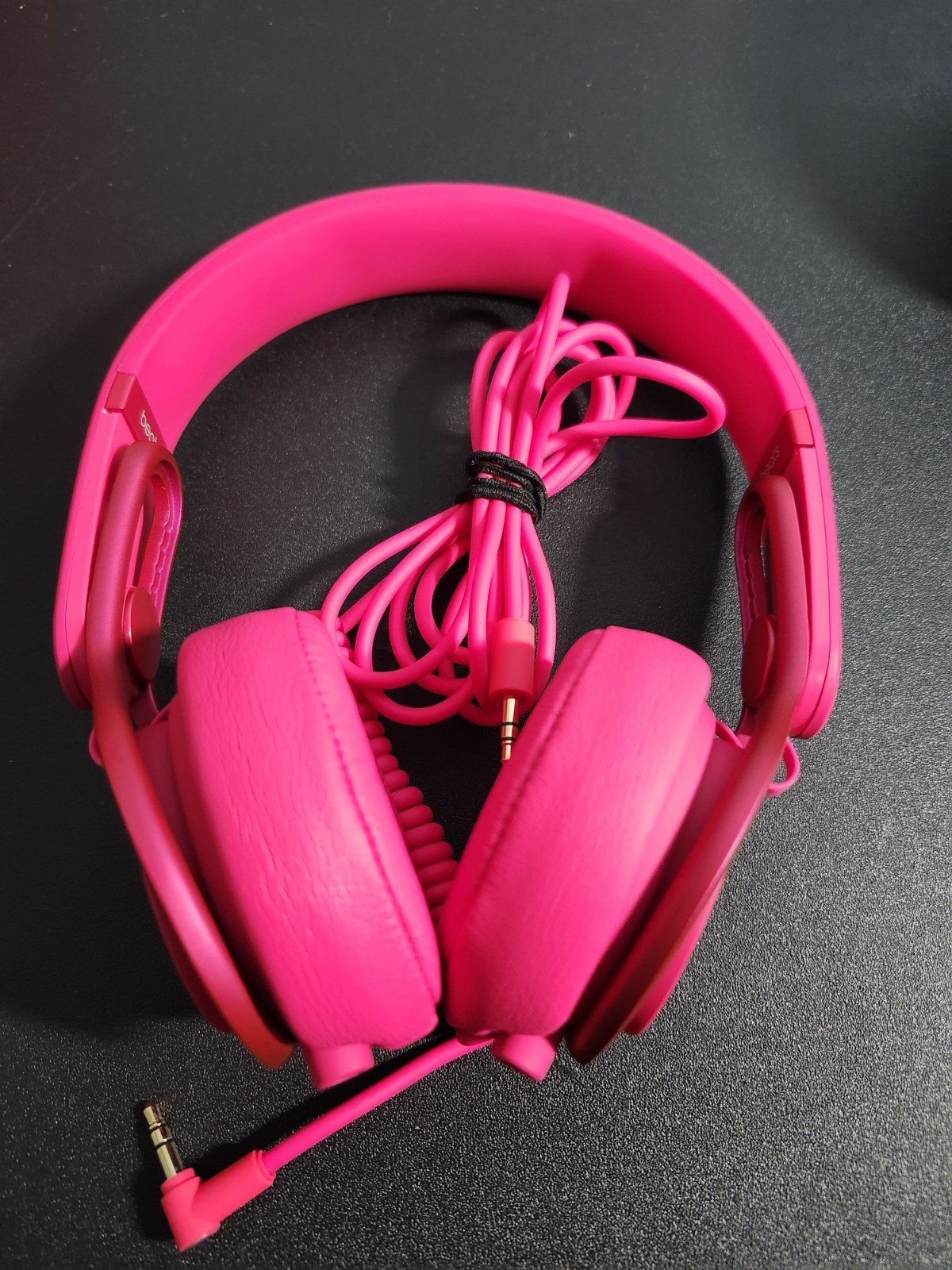 Beats by Dr Dre Mixr On-Ear DJ Headphones Magenta Pink Wired with Case & Aux Cab
