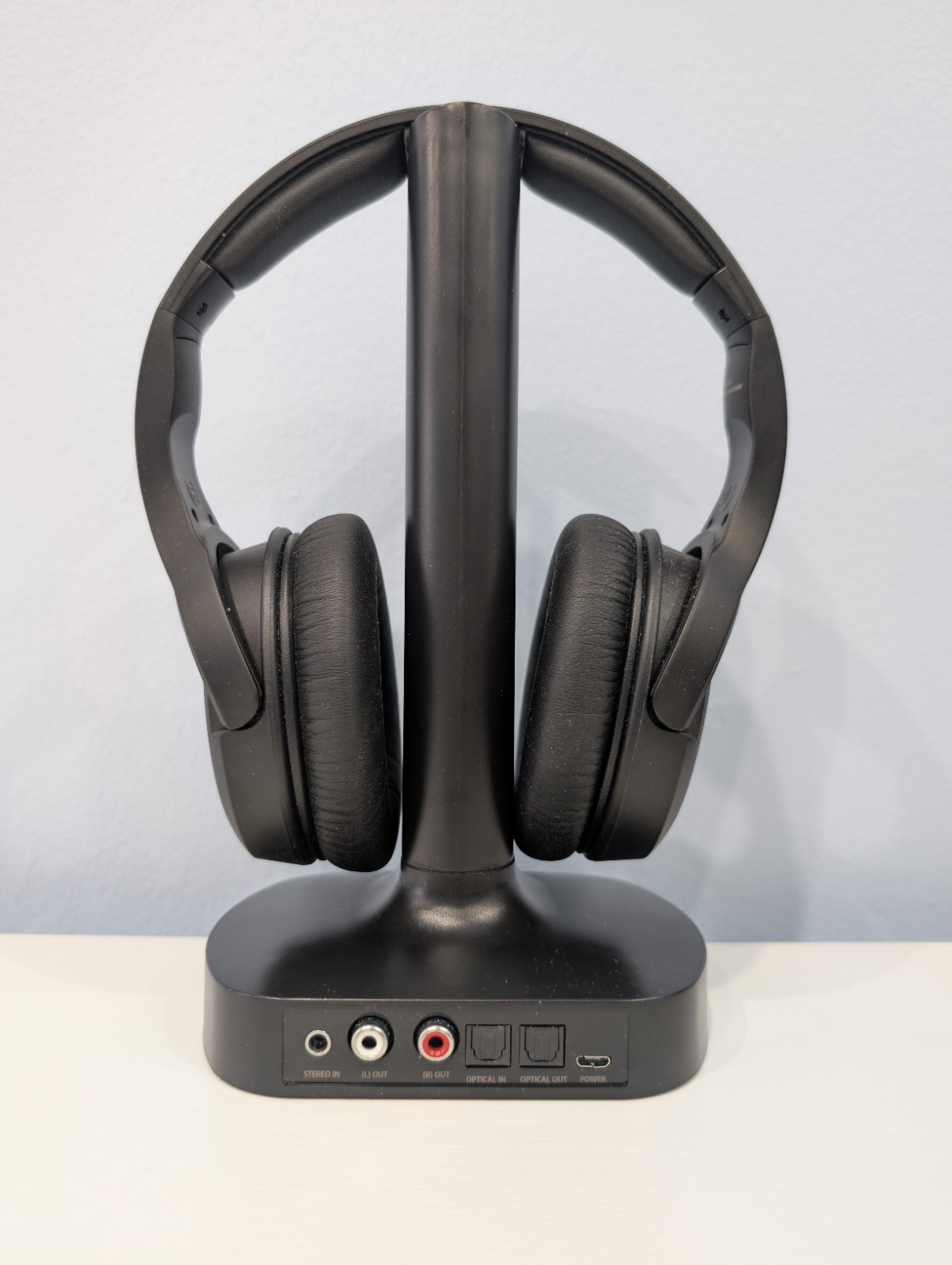 Brookstone Airphones Wireless TV Headphones BKH500 READ USB PORT ISSUE