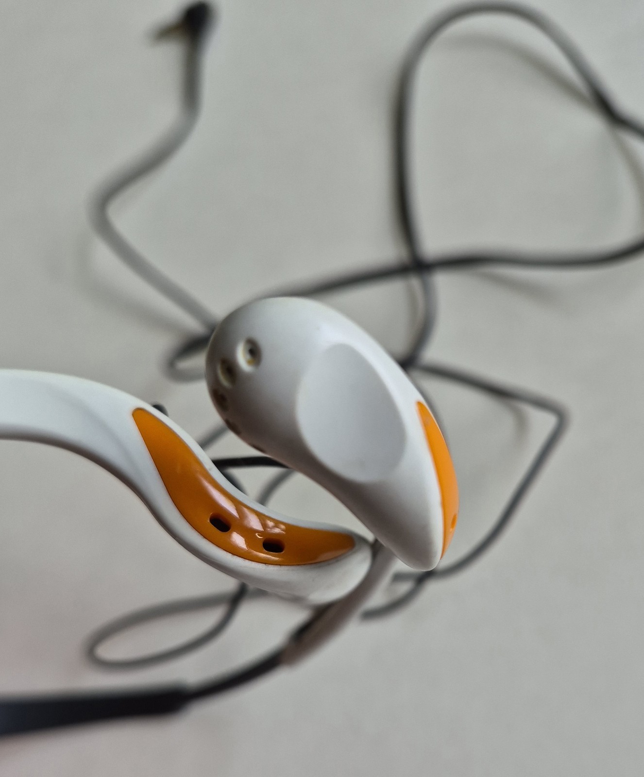 Retro Vintage Walkman Sony MDR-W014 Headphones Lightweight Orange/White Headband