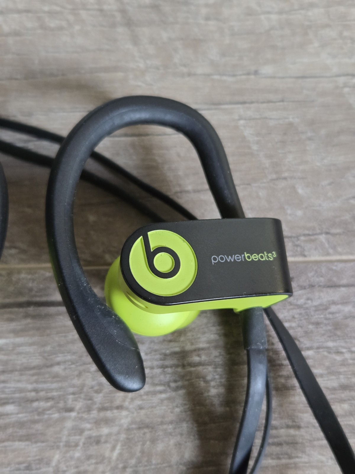 Beats by Dr. Dre Powerbeats3 Wireless Ear-Hook Headphones Earphones Shock Yellow