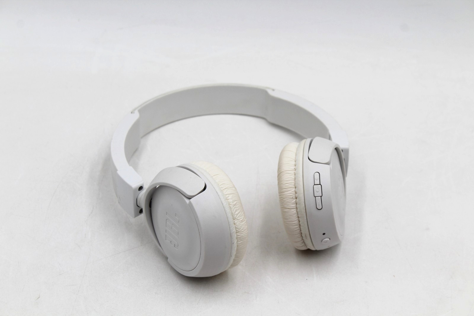 JBL Tune T450BT Wireless On Ear Headphones White (READ DESCRIPTION)