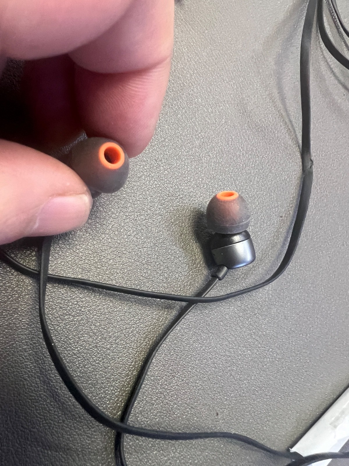 JBL Tune 110 wired in-ear earbuds 3.5mm earphones Pure Bass Sound-BLACK