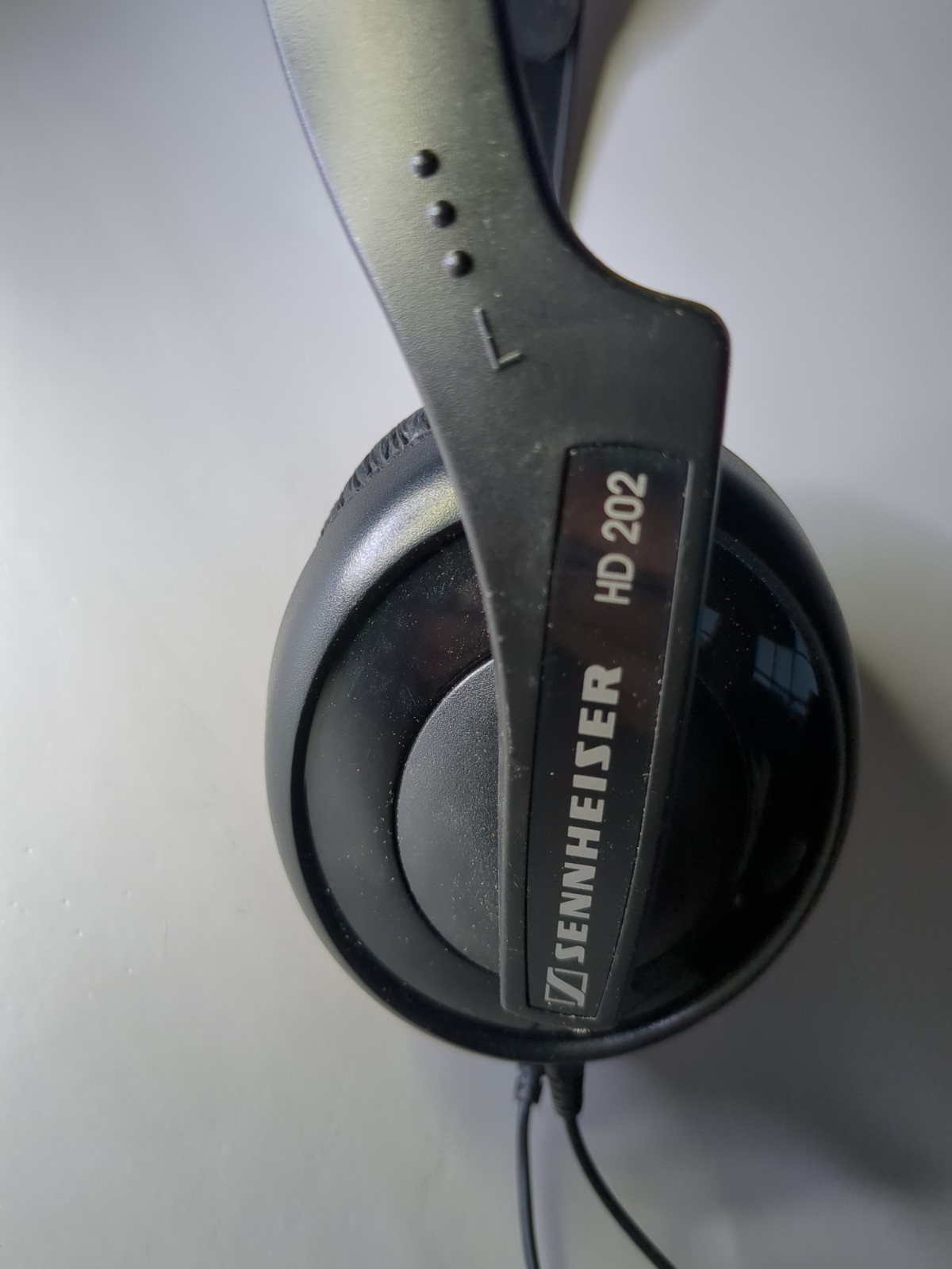 Sennheiser HD 202 Wired Headphones Black 3.5mm Jack Over Ear Tested Works