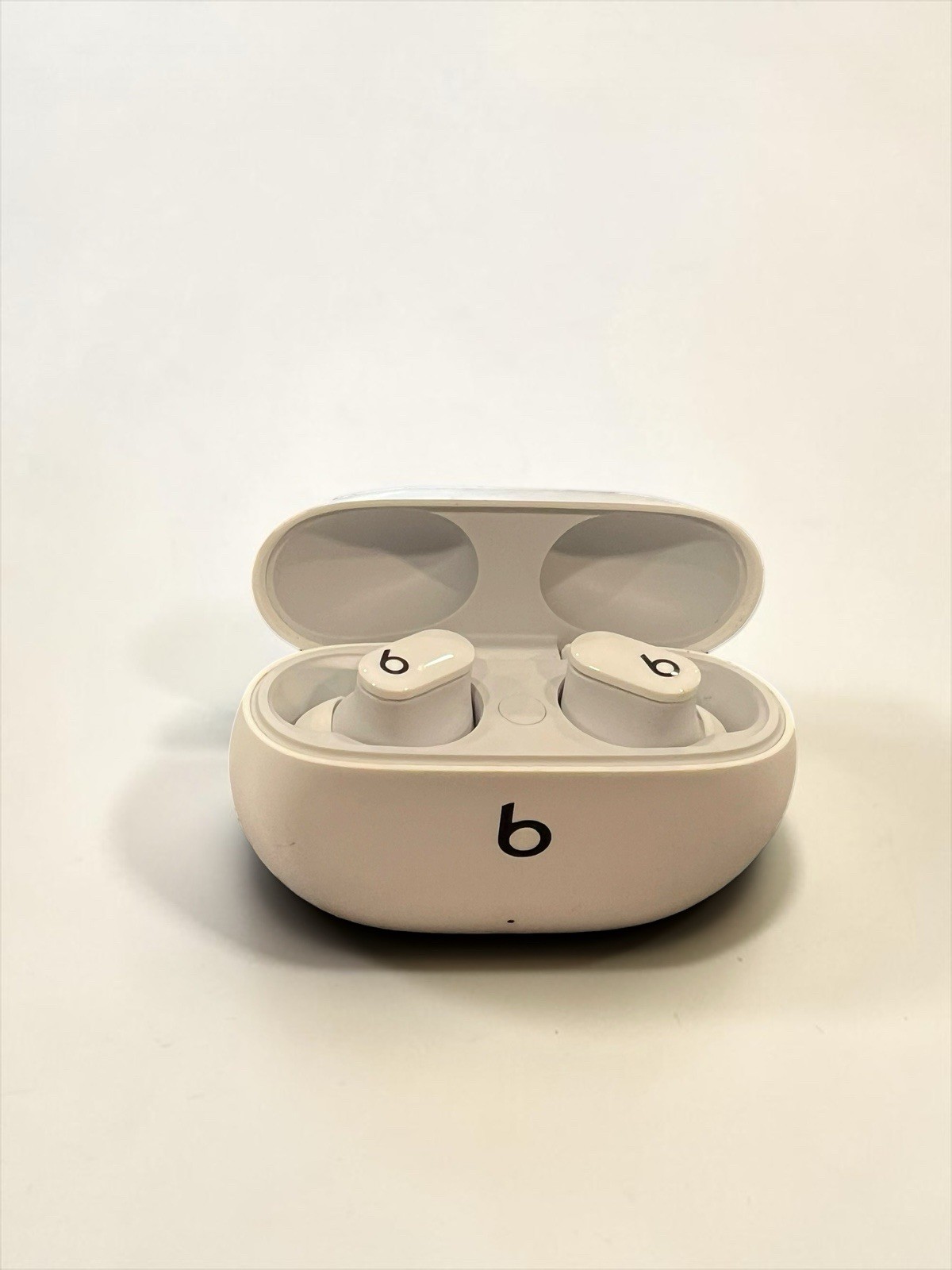 Beats by Dr. Dre Studio Ear Buds – White