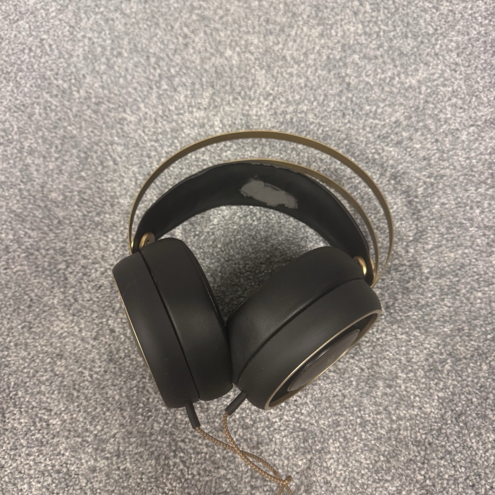 Betron Over-Ear Wired Headphones – Black & Gold with Wood Grain Design