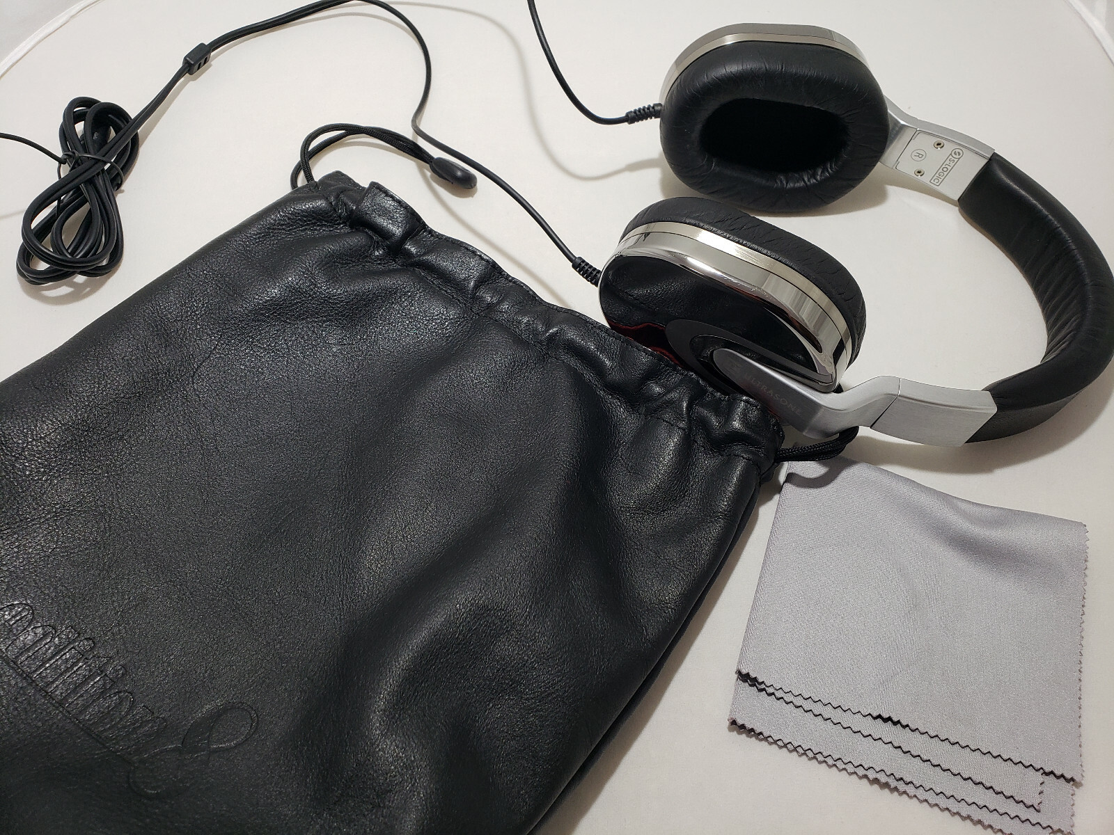 ULTRASONE Edition 8 Ruthenium Headphones – Silver/Black, gorgeous, barely used.