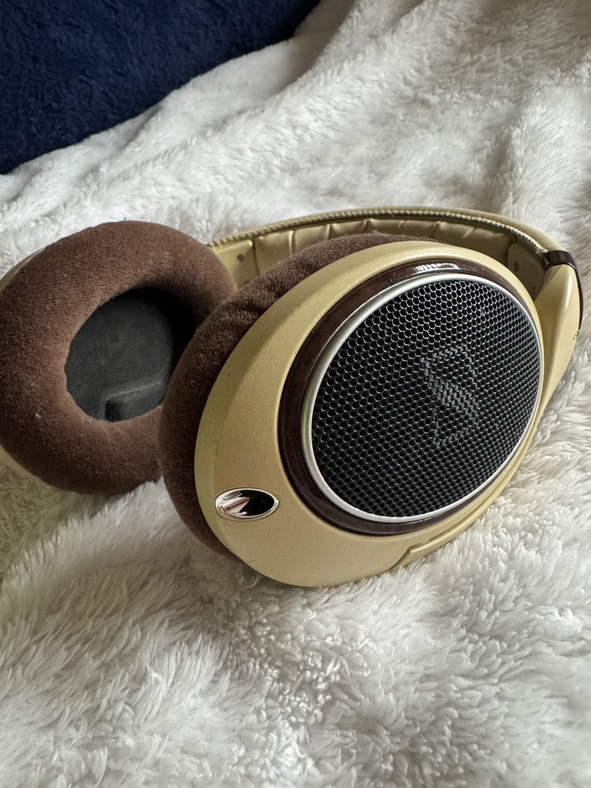 Sennheiser HD 598 Over-Ear Headphones – Ivory