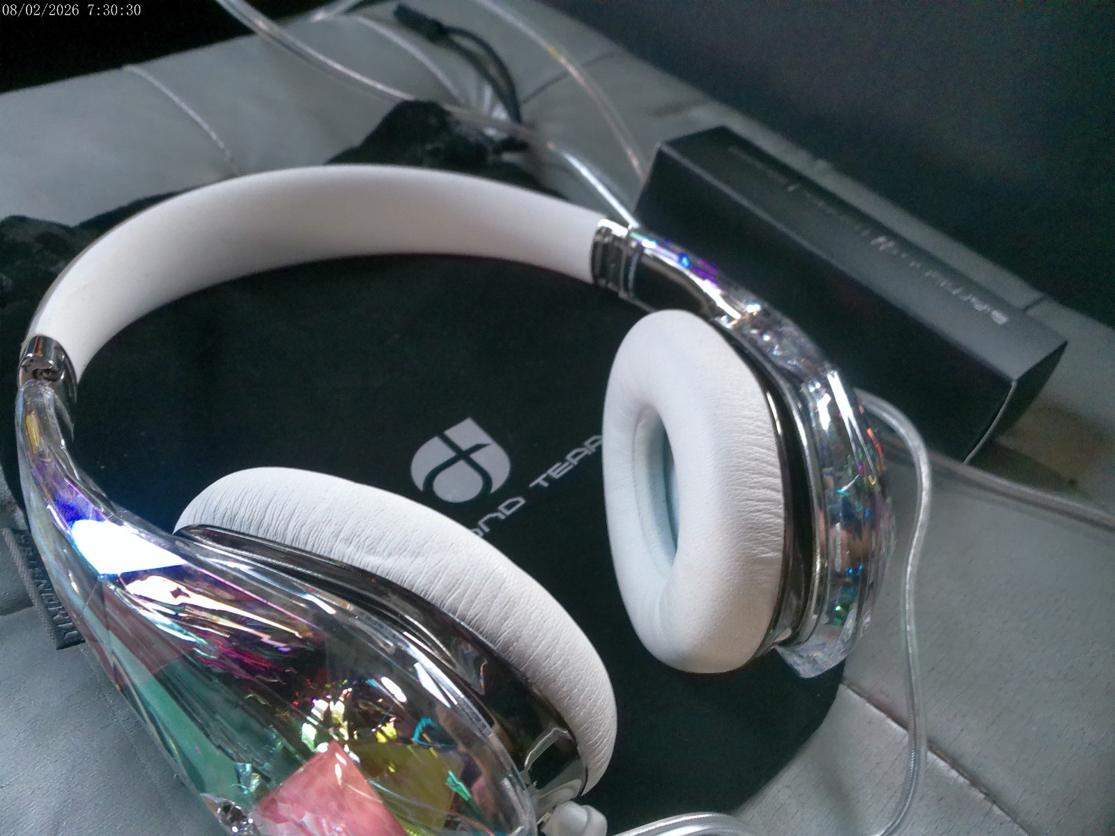 Monster Diamond Tears Edge Headphones White Multicolor 3.5mm Over-Ear