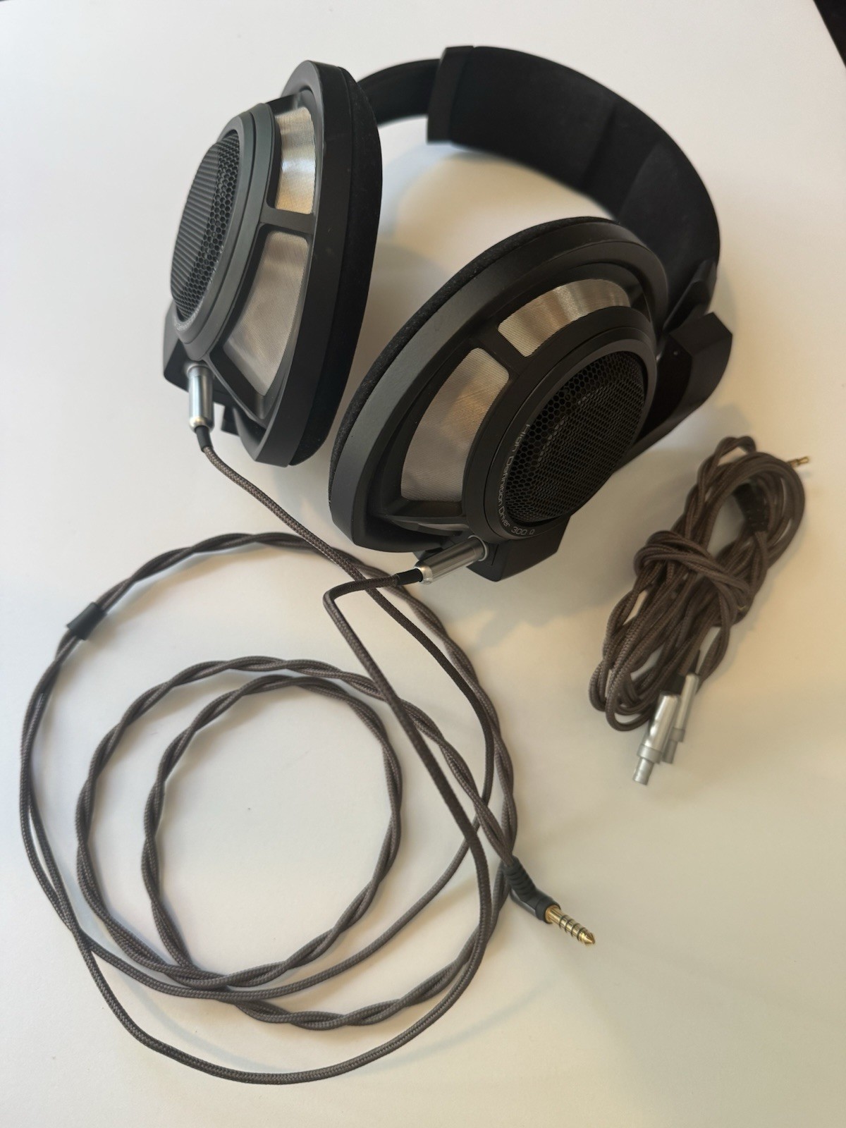 Sennheiser HD 800 Open-Back Wired Over-Ear Headphones 300 Ohm 3m Black/Silver